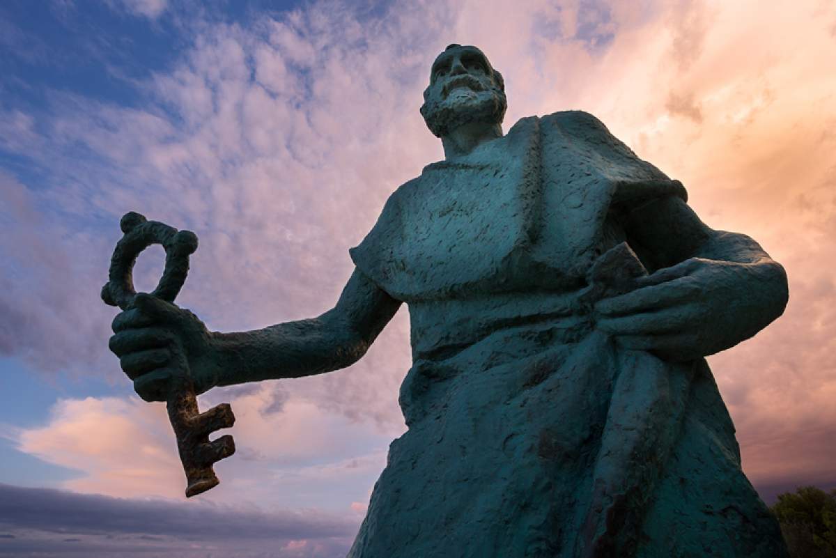 Statue of St. Peter on the entrance to the harbour in Makarska